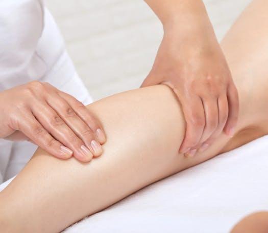 Body lift treatement performed on a lady's leg 